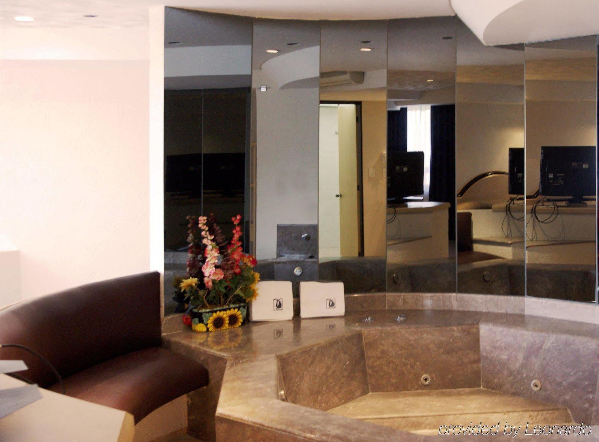Porto Novo Hotel & Suites Mexico City Dalaman gambar
